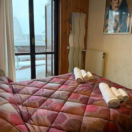 Palaghiaccio - 6 Posti Letto Affianco Al Palaghiaccio Di