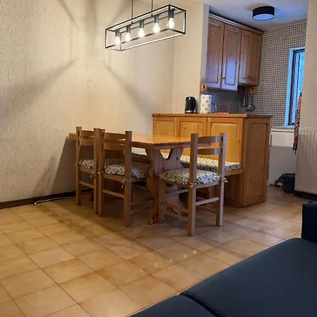 Lägenhet Palaghiaccio - 6 Posti Letto Affianco Al Palaghiaccio Di