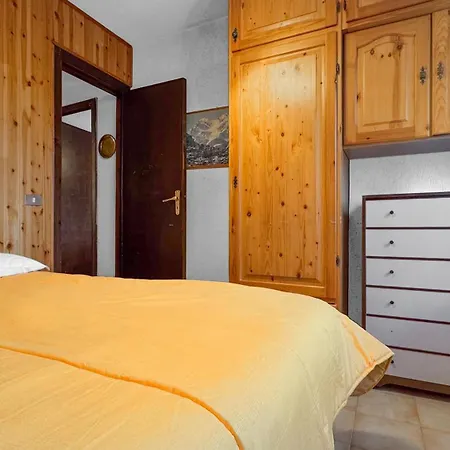 아파트 Palaghiaccio - 6 Posti Letto Affianco Al Palaghiaccio Di