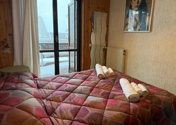 Palaghiaccio - 6 Posti Letto Affianco Al Palaghiaccio Di