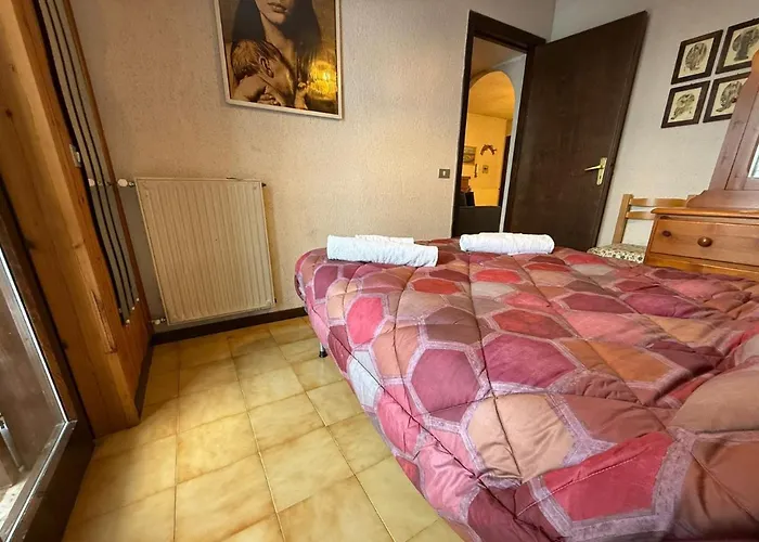 Palaghiaccio - 6 Posti Letto Affianco Al Palaghiaccio Di *